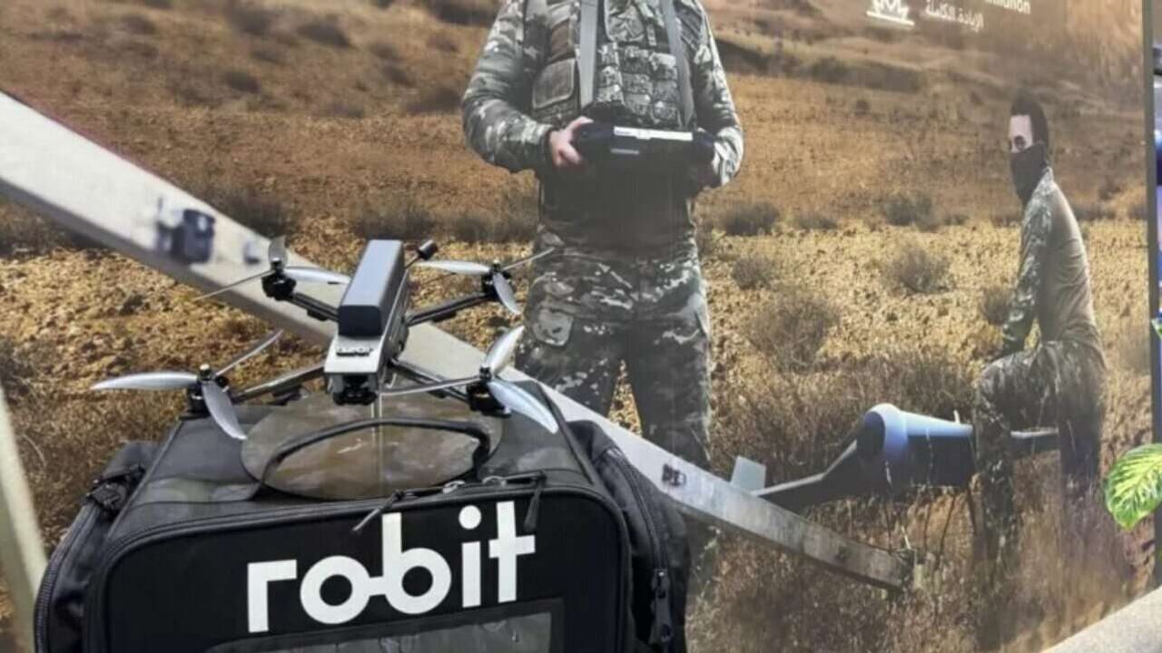 Le nouveau drone kamikaze AZAT se prépare pour la mission