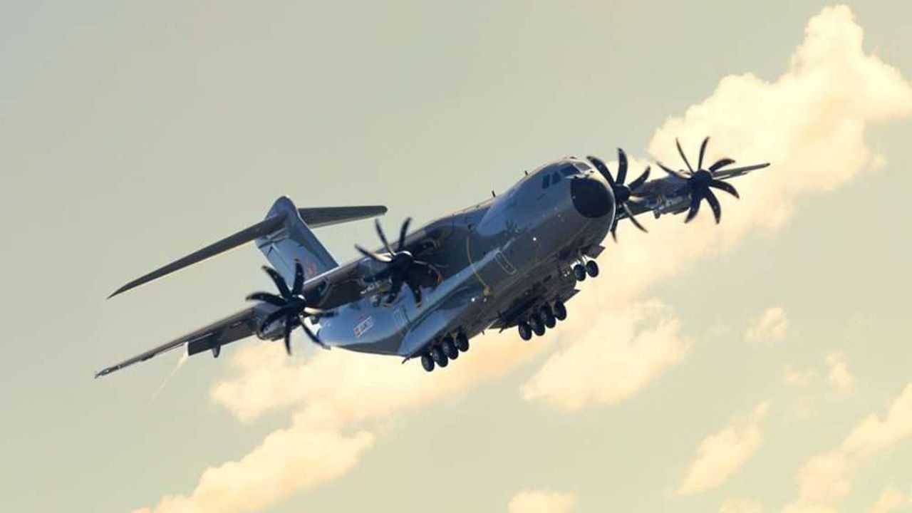 Airbus livre le premier A400M pour le Kazakhstan