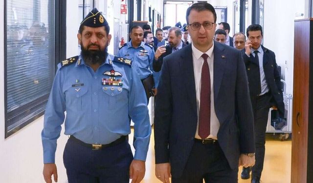 Le commandant adjoint de l'armée de l'air pakistanaise en visite à ASELSAN