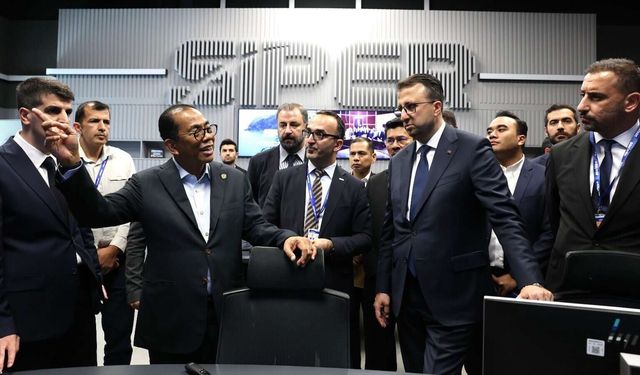 Le ministre malaisien de la Défense en visite à ASELSAN