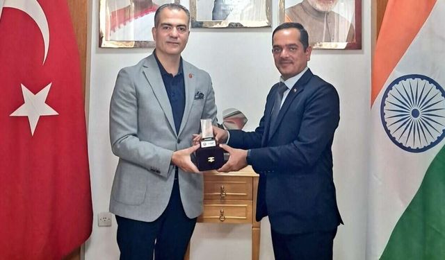 Le directeur général de Turaç s'est réuni avec l'attaché militaire indien