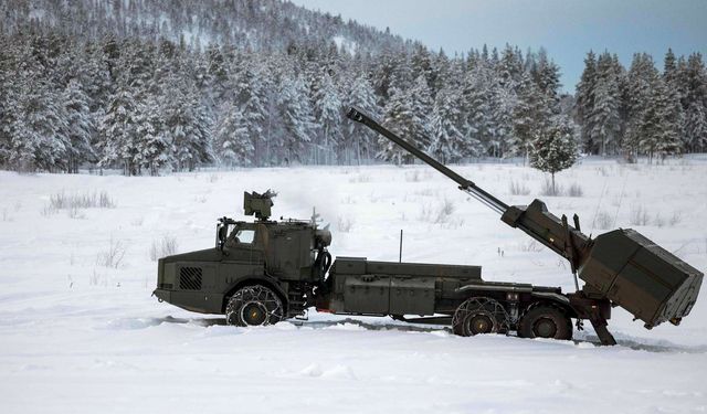 L'armée britannique achève le premier tir réel d'un obusier de nouvelle génération en Finlande