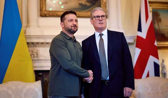 Le Royaume-Uni et l'Ukraine signent un accord de partenariat de 100 ans