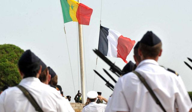 Le Sénégal et la France annoncent une commission conjointe pour organiser le retrait des troupes françaises