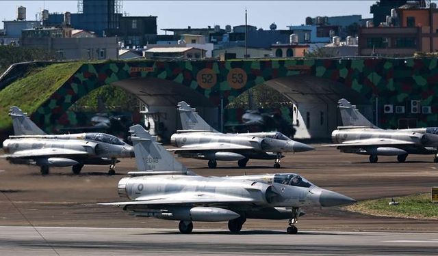 La France livre le 1er Mirage 2000 à l'Ukraine