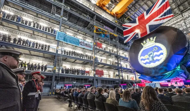 Pose de la quille du HMS Dreadnought au chantier naval de BAE Systems