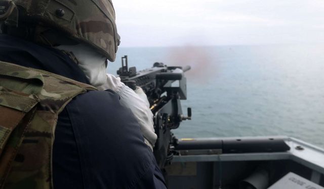 La Royal Navy neutralise des essaims de drones en tir réel