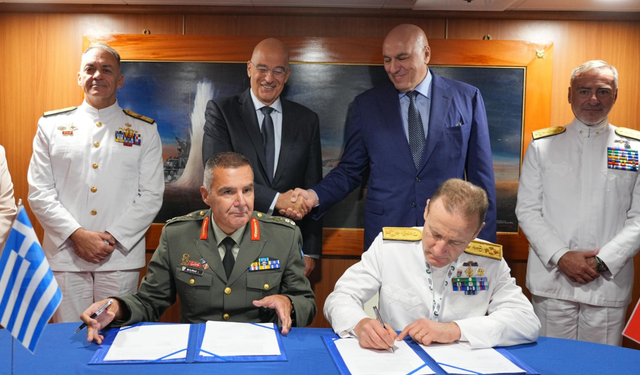 Deux navires de la Marine italienne rejoignent la flotte grecque