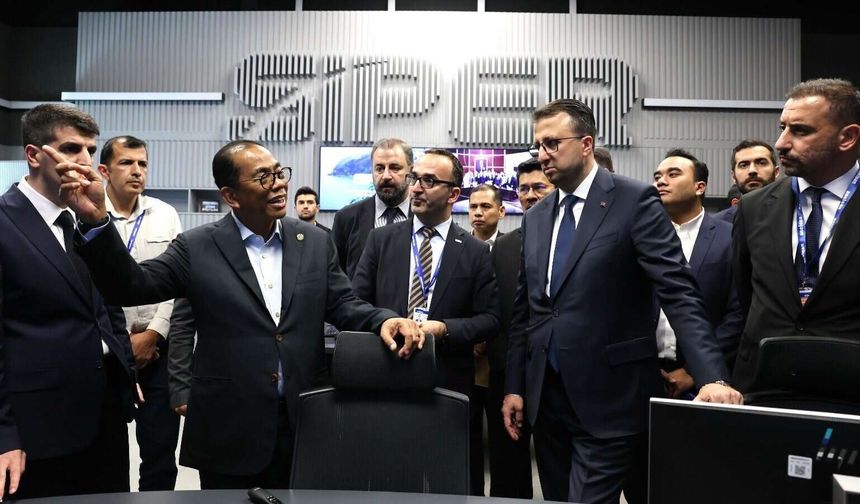 Le ministre malaisien de la Défense en visite à ASELSAN