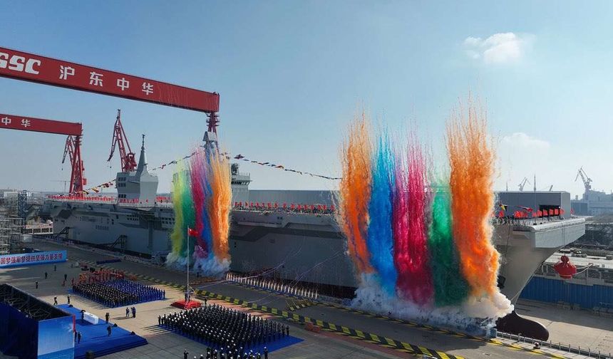 Le lancement du Type 076 : Qu'est-ce que cela signifie pour la puissance navale croissante de la Chine ?