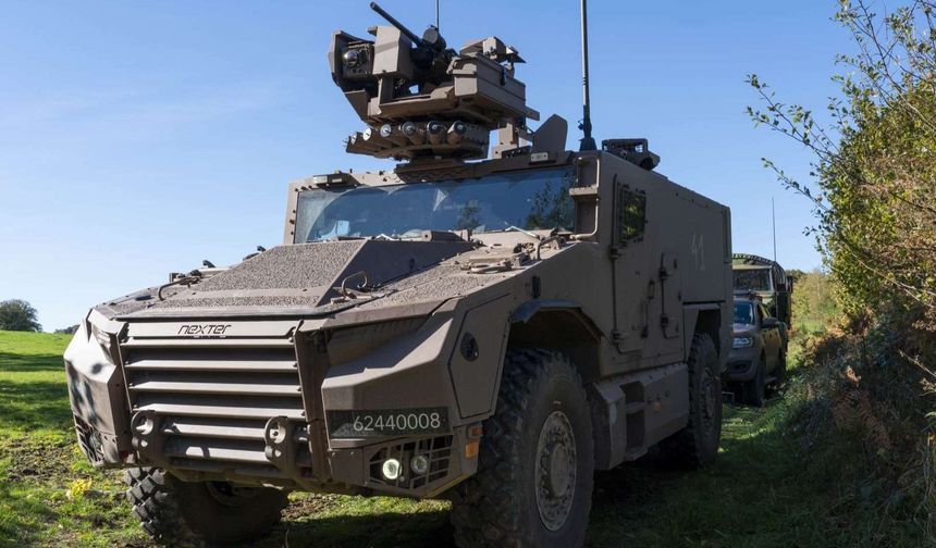 La France commande 530 véhicules blindés Serval Appui SCORPION