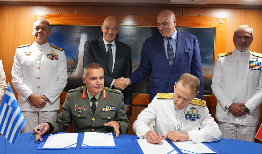 Deux navires de la Marine italienne rejoignent la flotte grecque