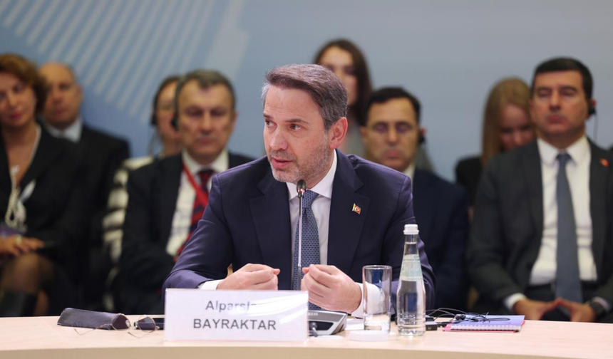 Le ministre turc Alparslan Bayraktar met en avant Teknofest en Russie